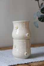 Load image into Gallery viewer, Daisy Cups 🌸 #047
