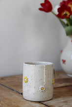 Load image into Gallery viewer, Flower Mug🌼#041
