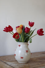 Load image into Gallery viewer, Bow Vase
